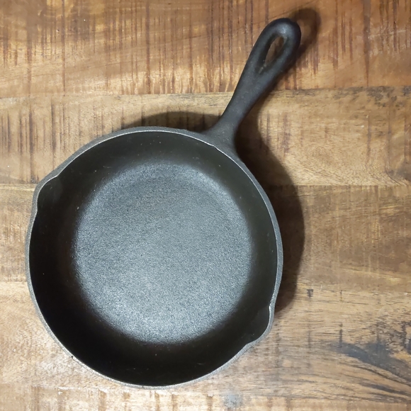 Vintage Unmarked BSR Cast Iron Skillet #5 - Picture 1 of 12